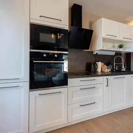 Dolly Lux 크리크베니카