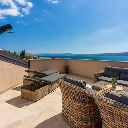 Dolly Lux 크리크베니카